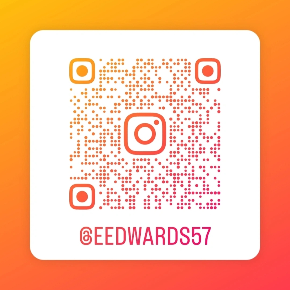 Instagram QR Code for LUXURY CLOTHING FOR PROFESSIONALS & CHILDREN